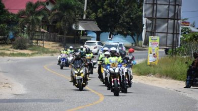 Photo of Dengan Bersepeda Motor, Kapolda Bersama Danrem 031/WB Tinjau Pos PPKM Dan Pelaksanaan Vaksinasi Di Kerinci Kanan Siak