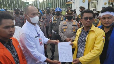 Photo of Unjuk Rasa Terkait Minyak Goreng, Kadisperindag Provinsi Riau Apresiasi Kepedulian Mahasiswa